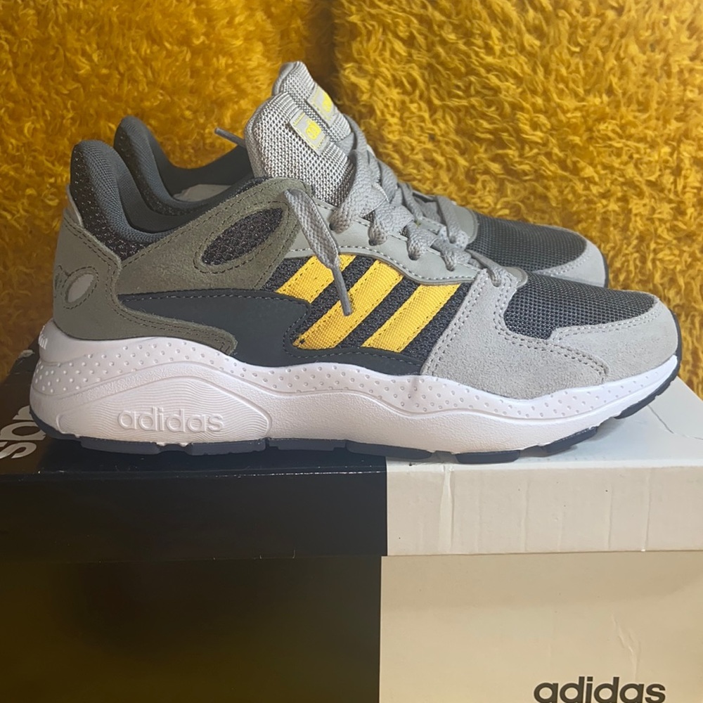 Adidas CrazyChaos J Size 5 (Grade School Size)